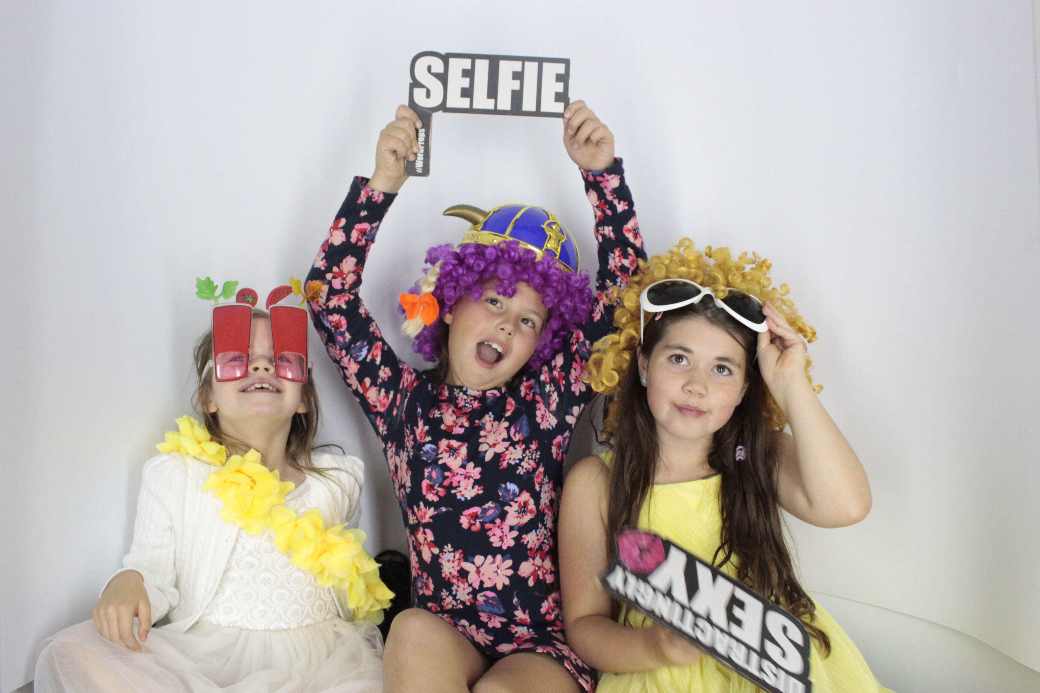 Nadine 40th Birthday  | View more photos from the event at gallery.myphotoboothexperience.co.uk/u/MyPhotoBoothExperienceLtd/Nadine-40th-Birthday